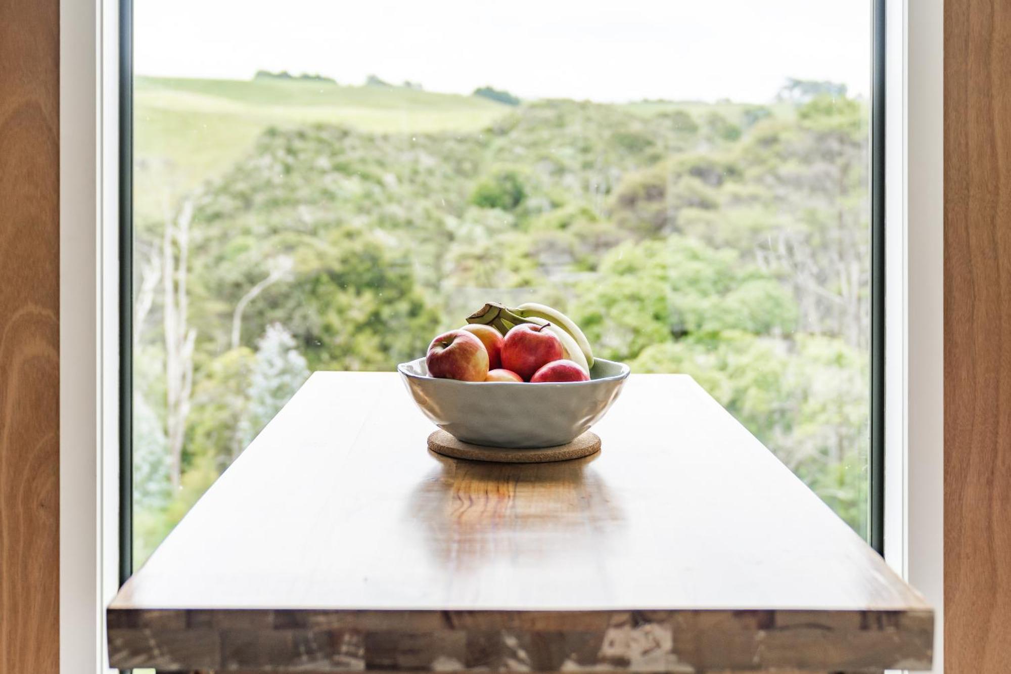 Ngahere Views - Rural Cabin 5 Min Drive To Raglan Township Exterior photo